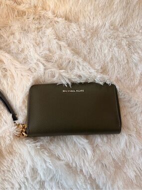 Michael Kors Olive Saffiano Zip-Around Wristlet